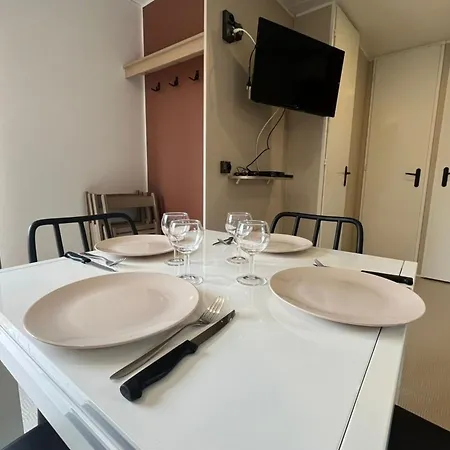Mobil Dans Un 4 En Bord De Holiday home
